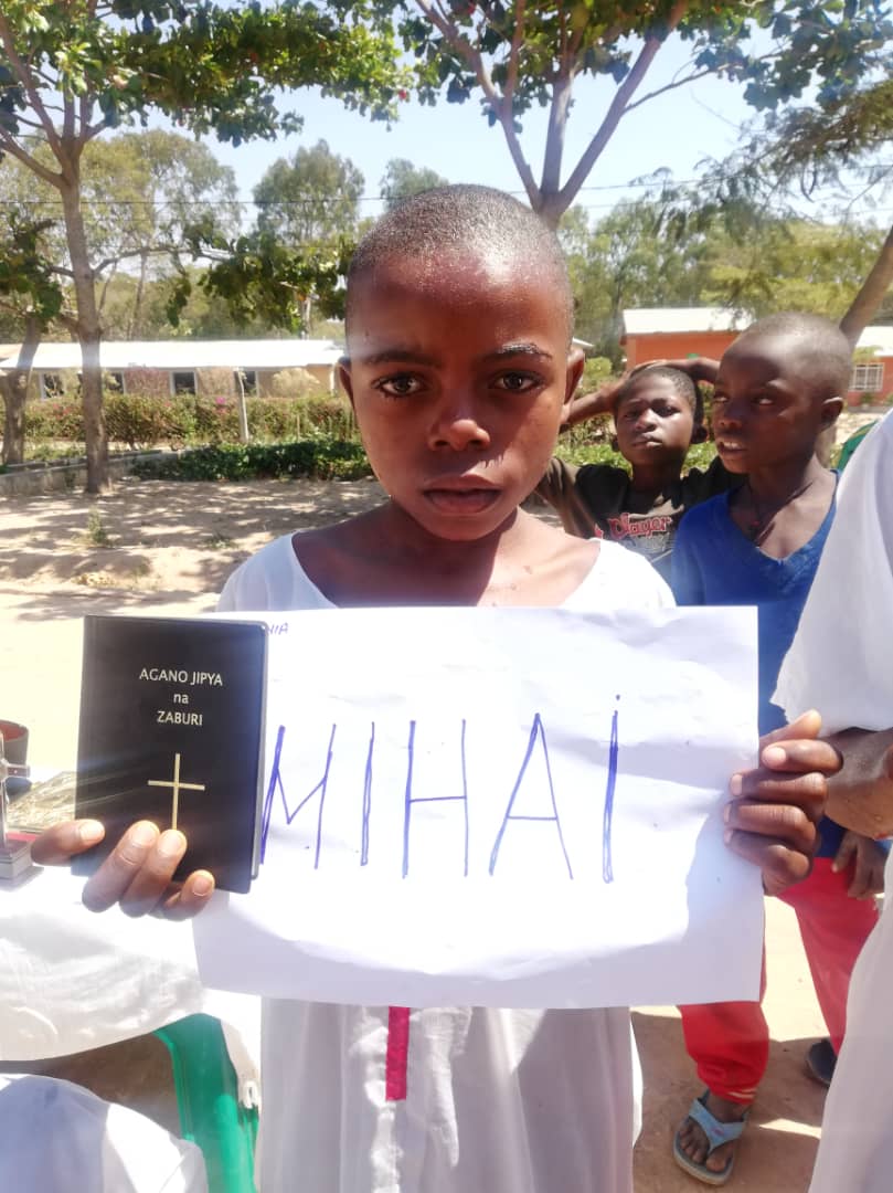 210 persoane au primit Taina Sfântului Botez în Tanzania