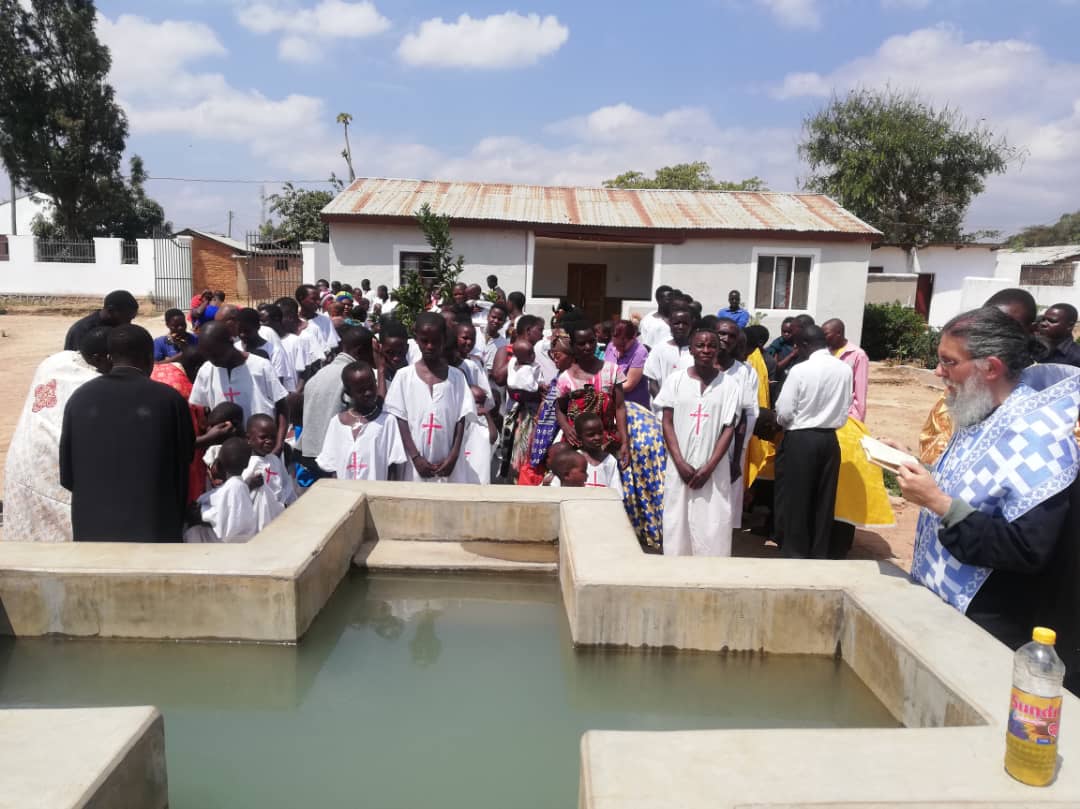 210 persoane au primit Taina Sfântului Botez în Tanzania