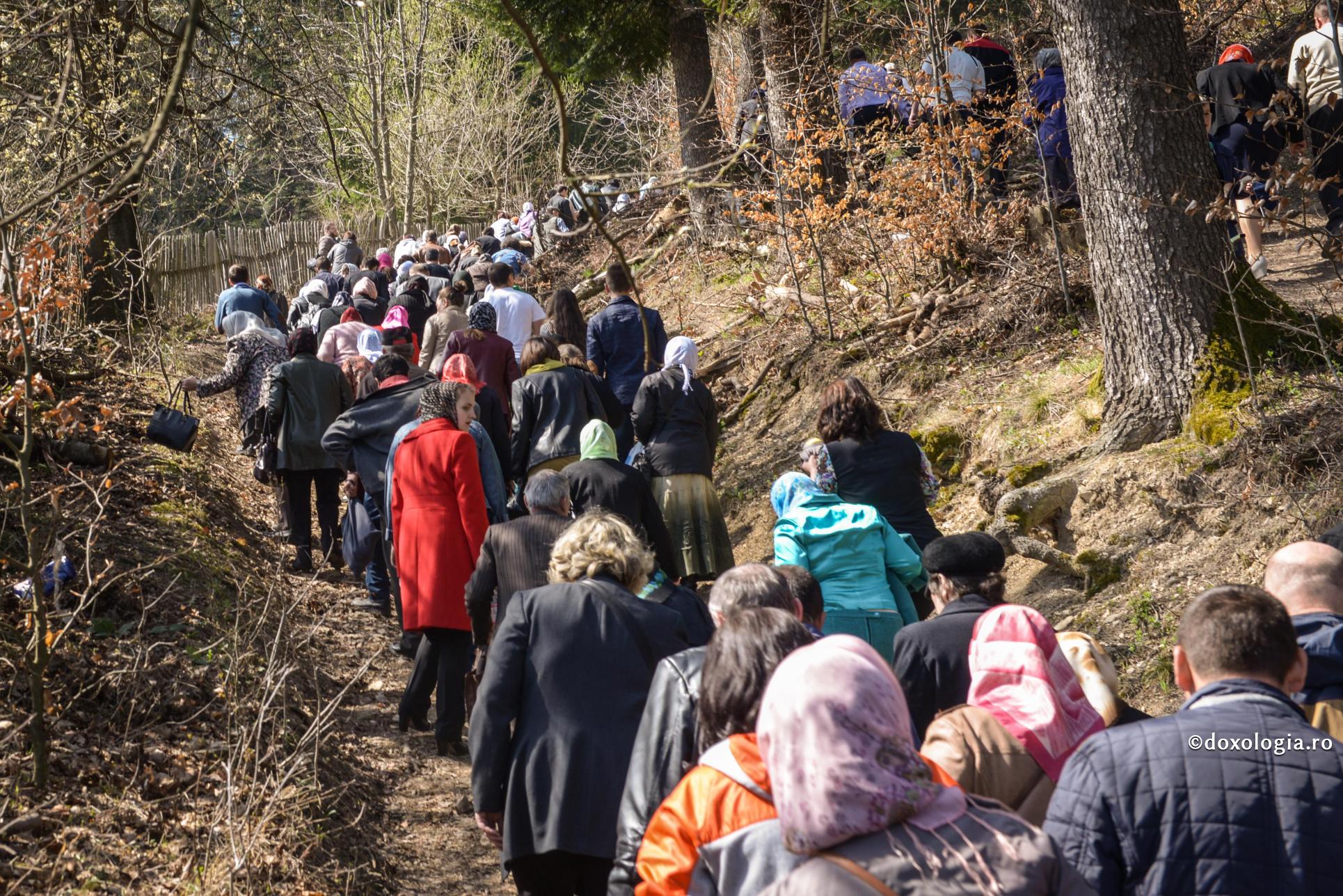 „Următori mie faceţi-vă!”