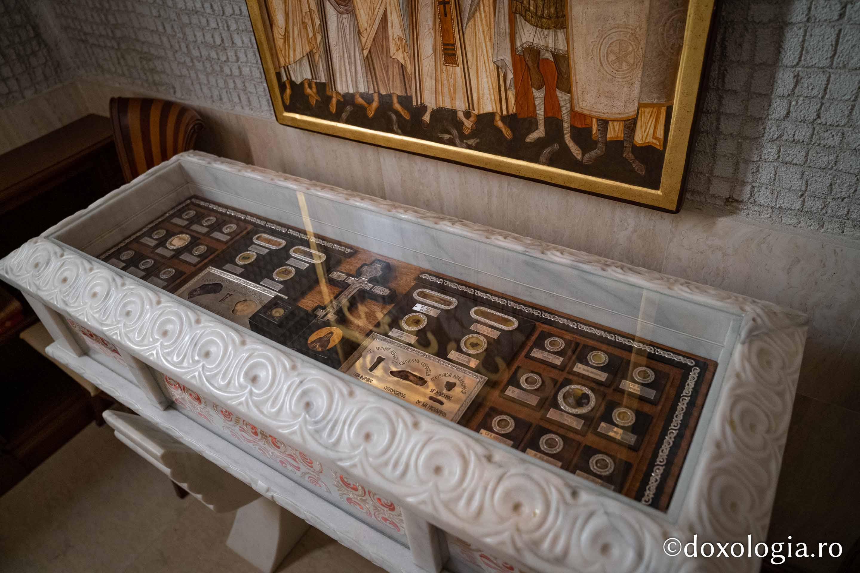 (Foto) Pași de pelerin în biserica Mănăstirii Lupșa