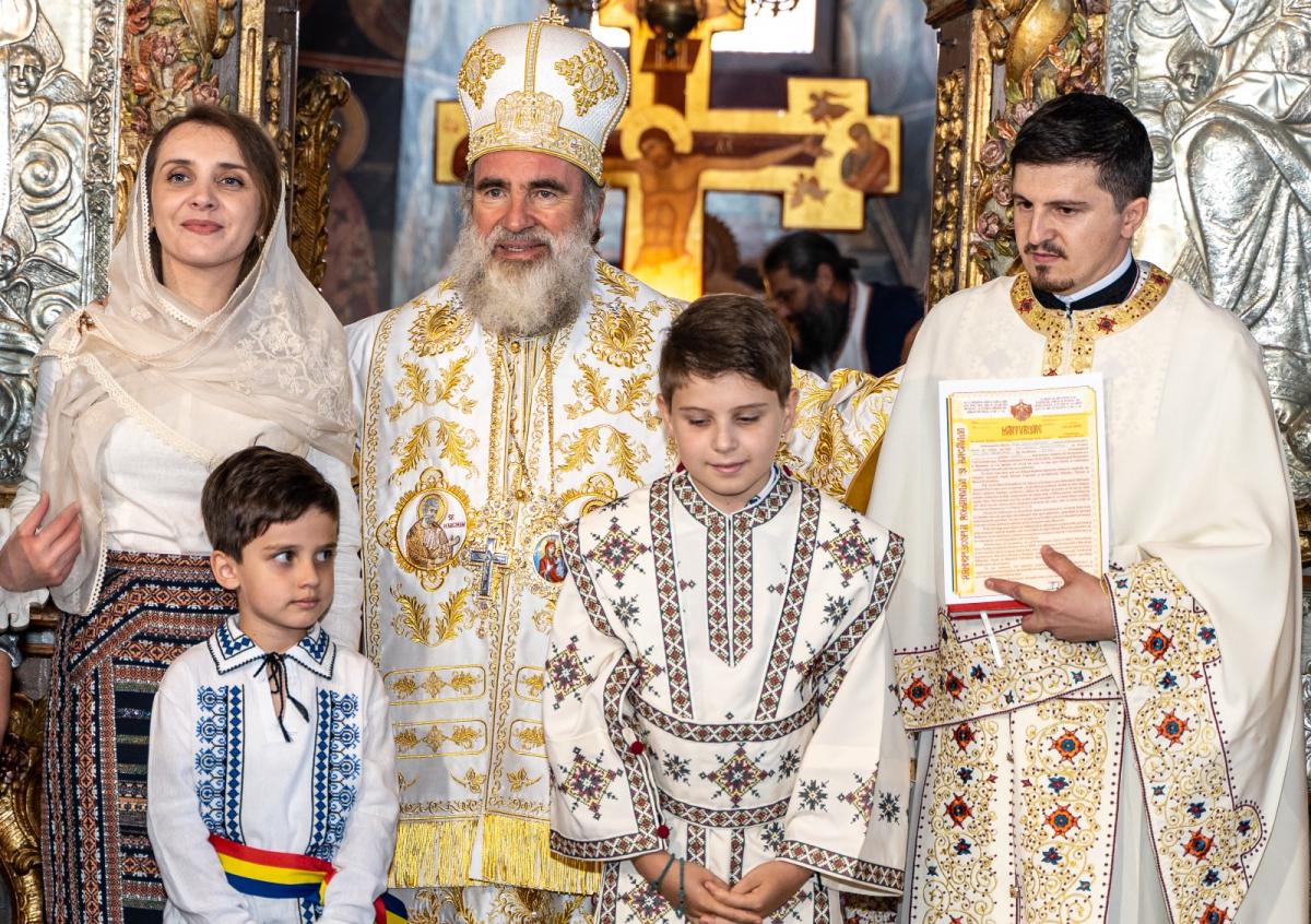 Sfântul Ioan Iacob, serbat la Catedrala Arhiepiscopală din Roman