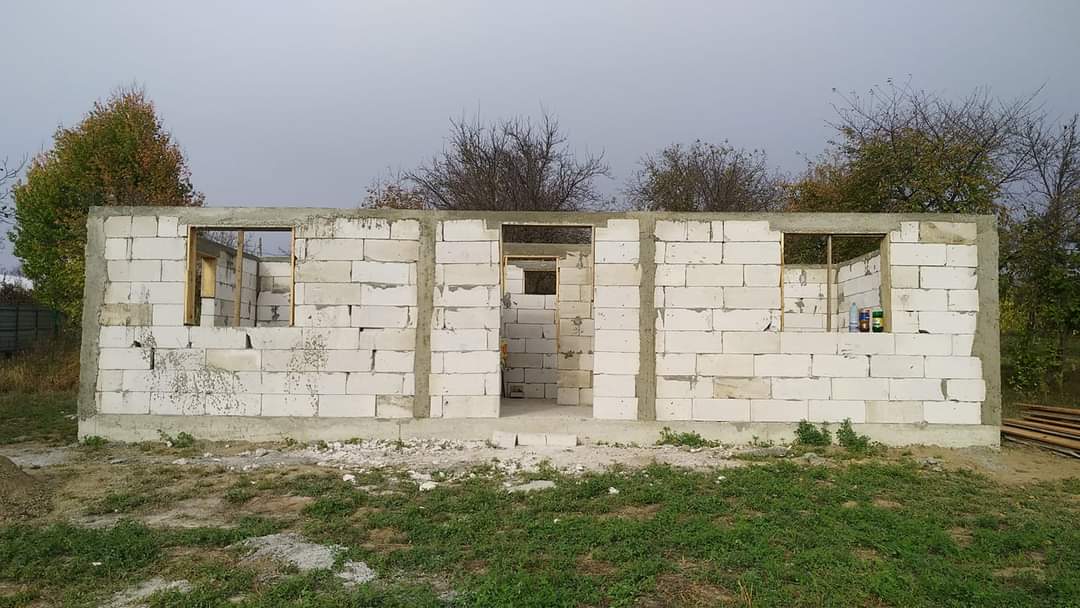 Casă construită pentru o familie nevoiașă, în Parohia „Izvorul Tămăduirii” - Coșula