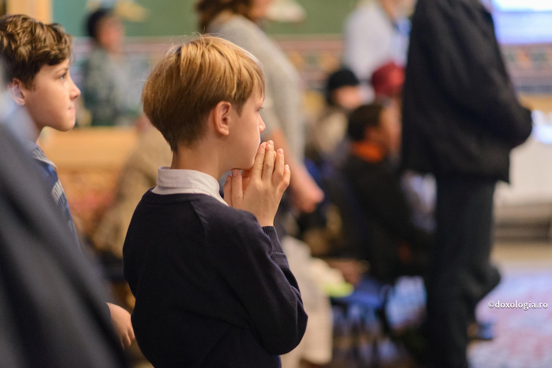 Foto: Oana Nechifor Rugăciunea comună – ingredient de bază pentru educația religioasă a copilului
