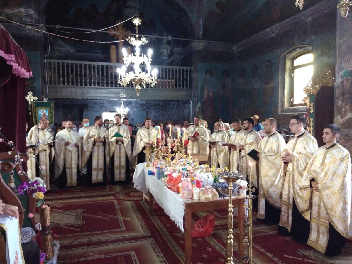 Paraclisul Maicii Domnului și Taina Sfântului Maslu în Protoieria Sascut Paraclisul Maicii Domnului și Taina Sfântului Maslu în Protoieria Sascut