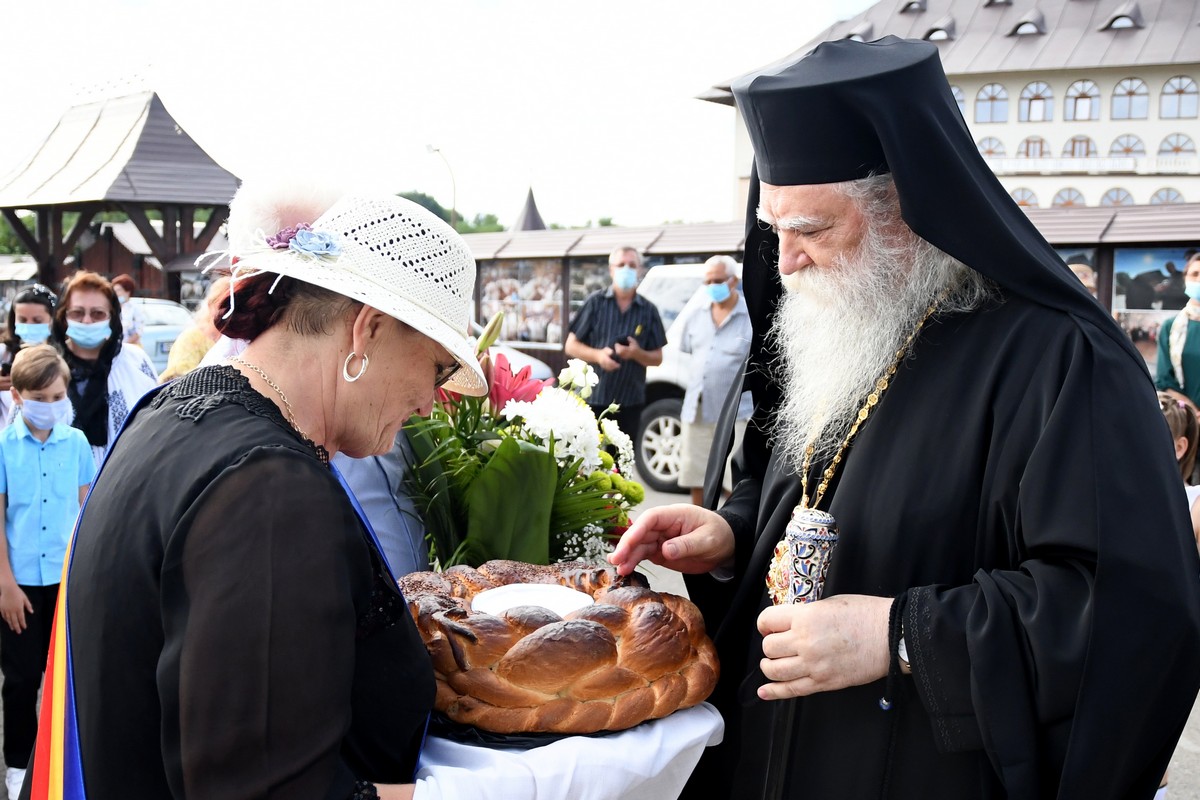 IPS Calinic a slujit la Mănăstirea Hadâmbu