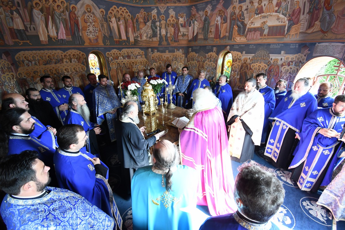 IPS Calinic a slujit la Mănăstirea Hadâmbu