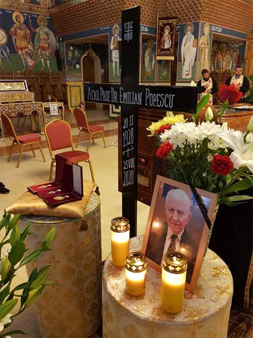 Foto: Valentin Ivan Acad. Emilian Popescu a fost depus în Biserica „Sfânta Vineri”