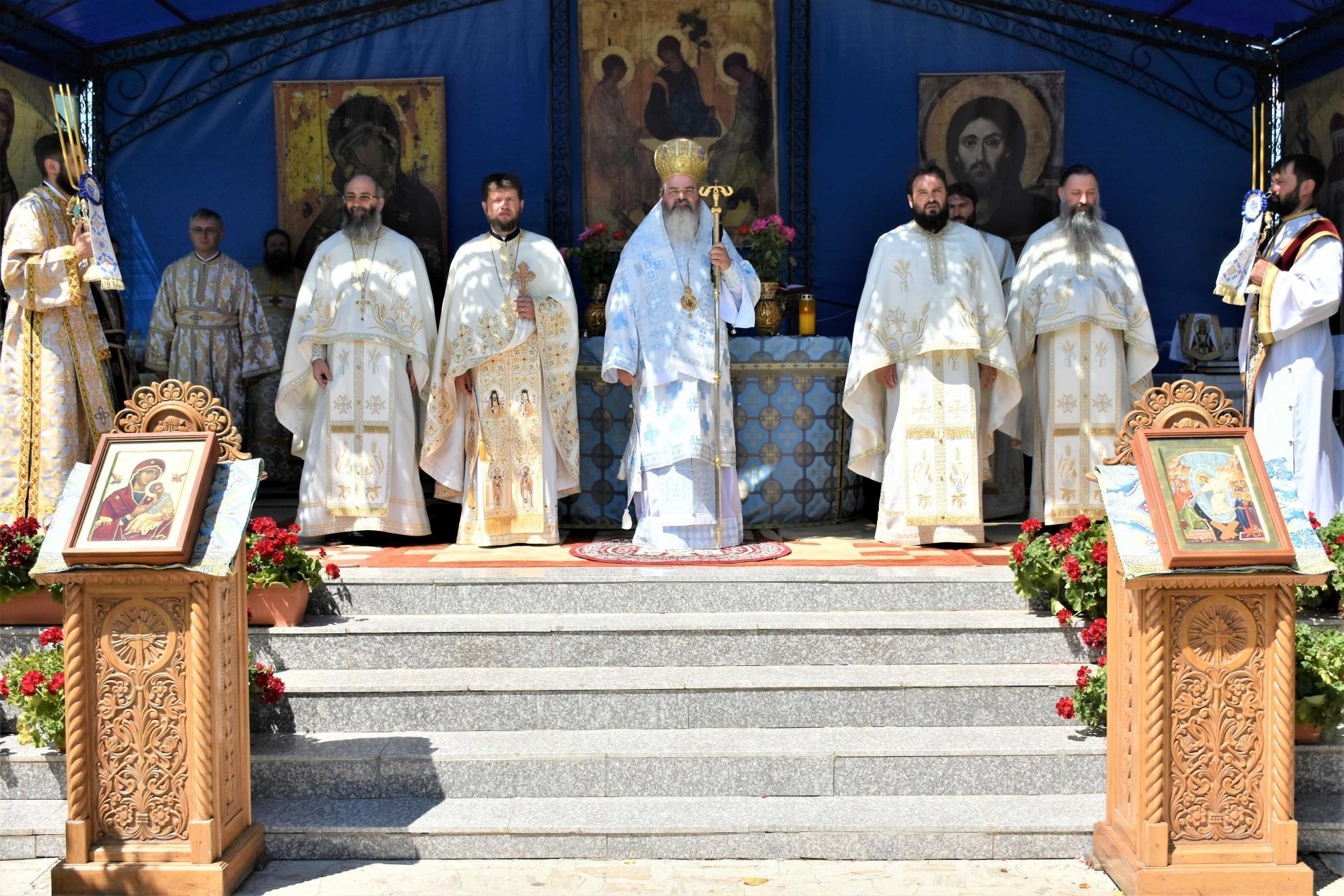 Slujbe arhiereşti în Eparhia Huşilor