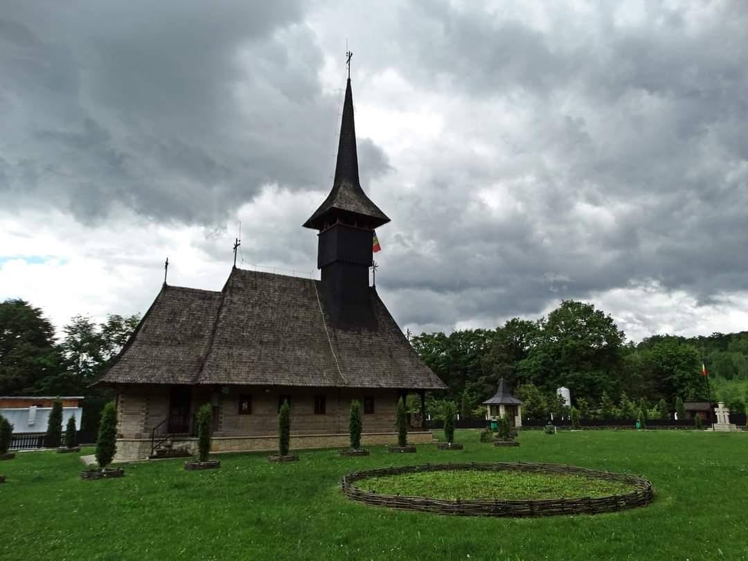 Biserica Schitului Cireșoaia, județul Bacău, a fost sfinţită Biserica Schitului Cireșoaia, județul Bacău, a fost sfinţită