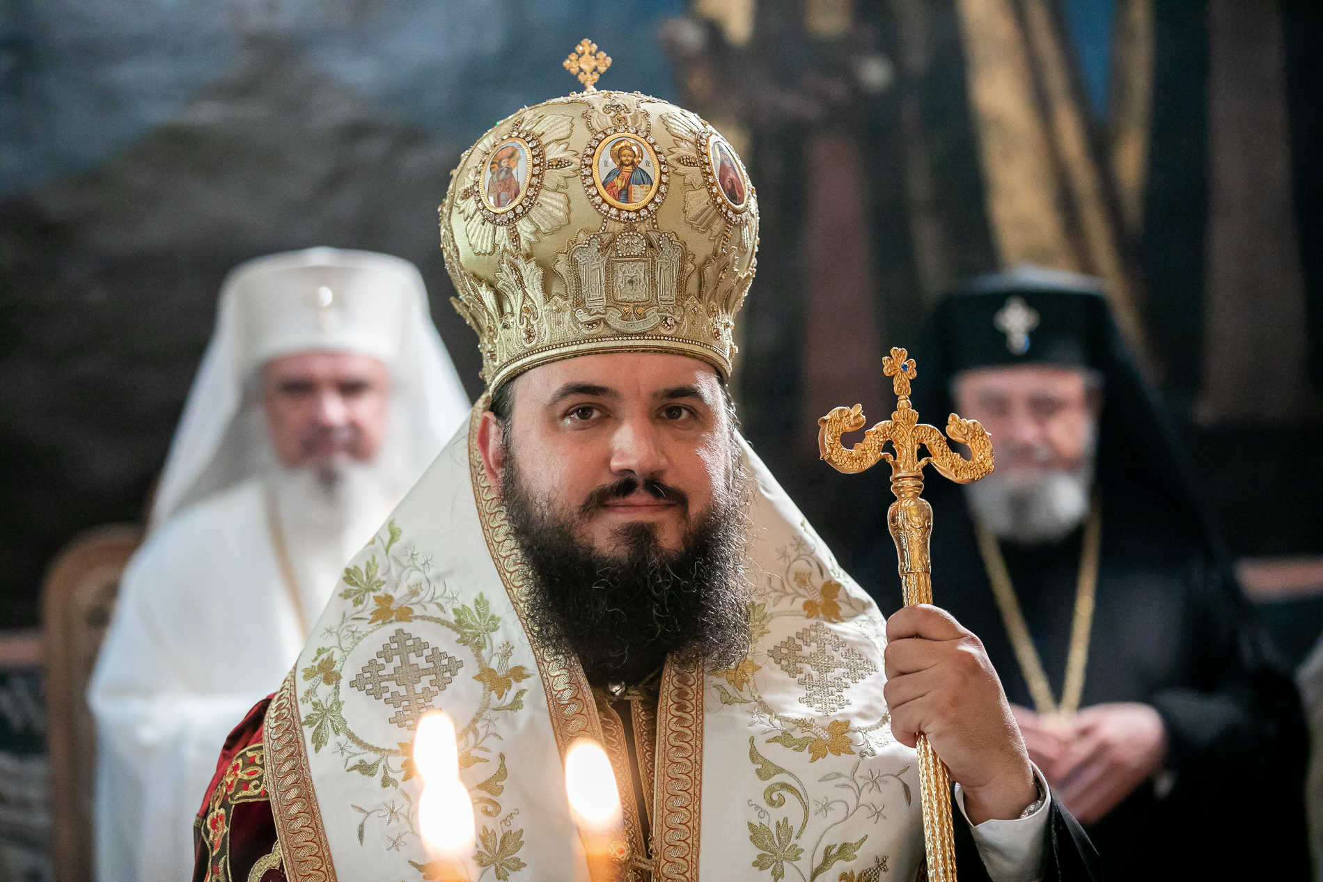 Președintele României îl decorează pe Arhiereul vicar al Episcopiei Italiei pentru activitățile filantropice din timpul pandemiei