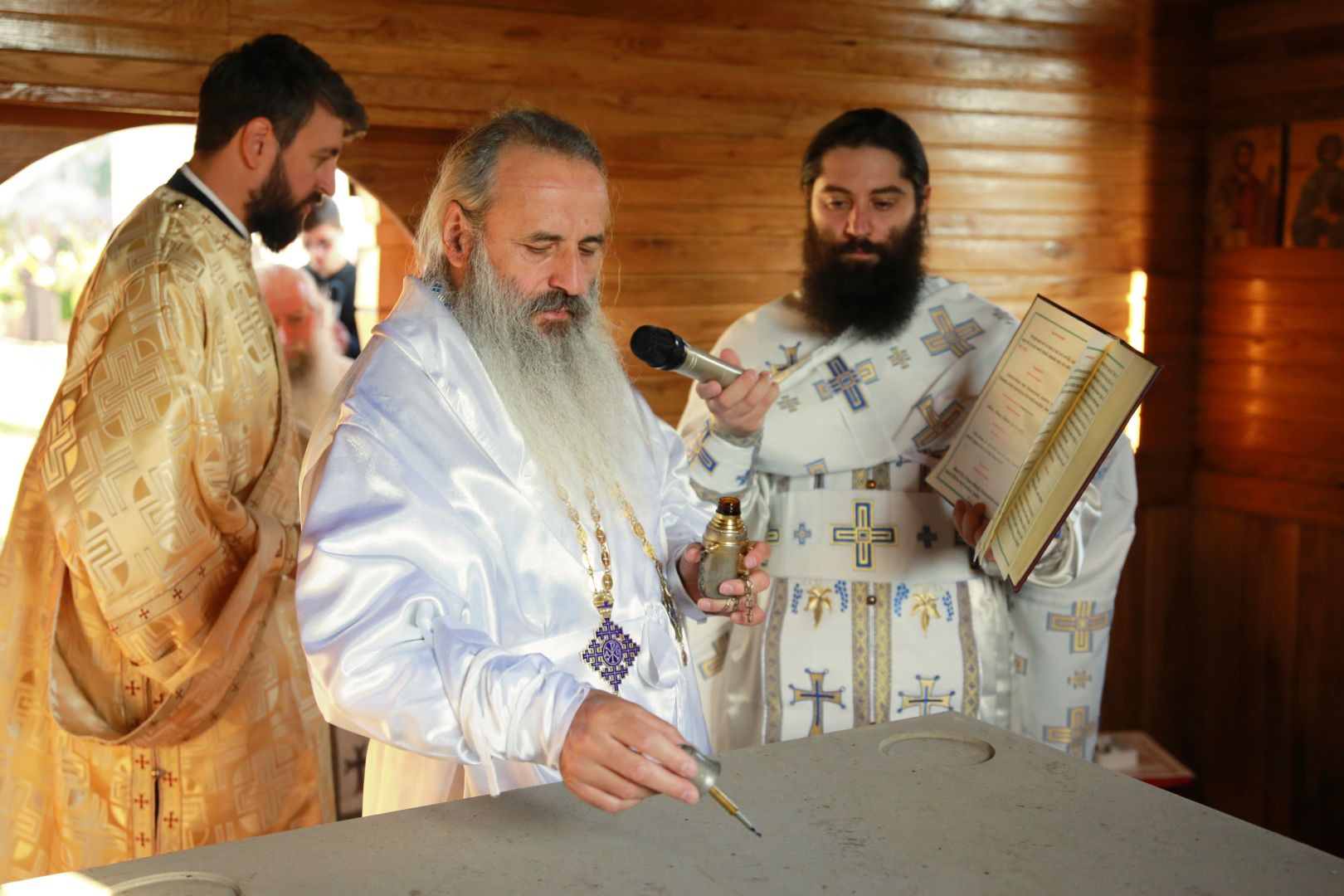 Slujire arhierească la Mănăstirea Cozancea: „Maica Domnului este cinstită ca o prezență permanentă”