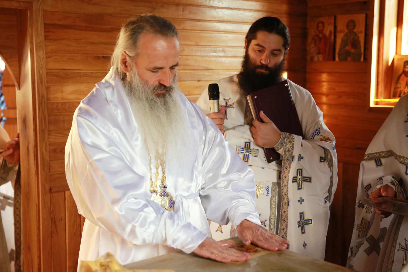 Slujire arhierească la Mănăstirea Cozancea: „Maica Domnului este cinstită ca o prezență permanentă”