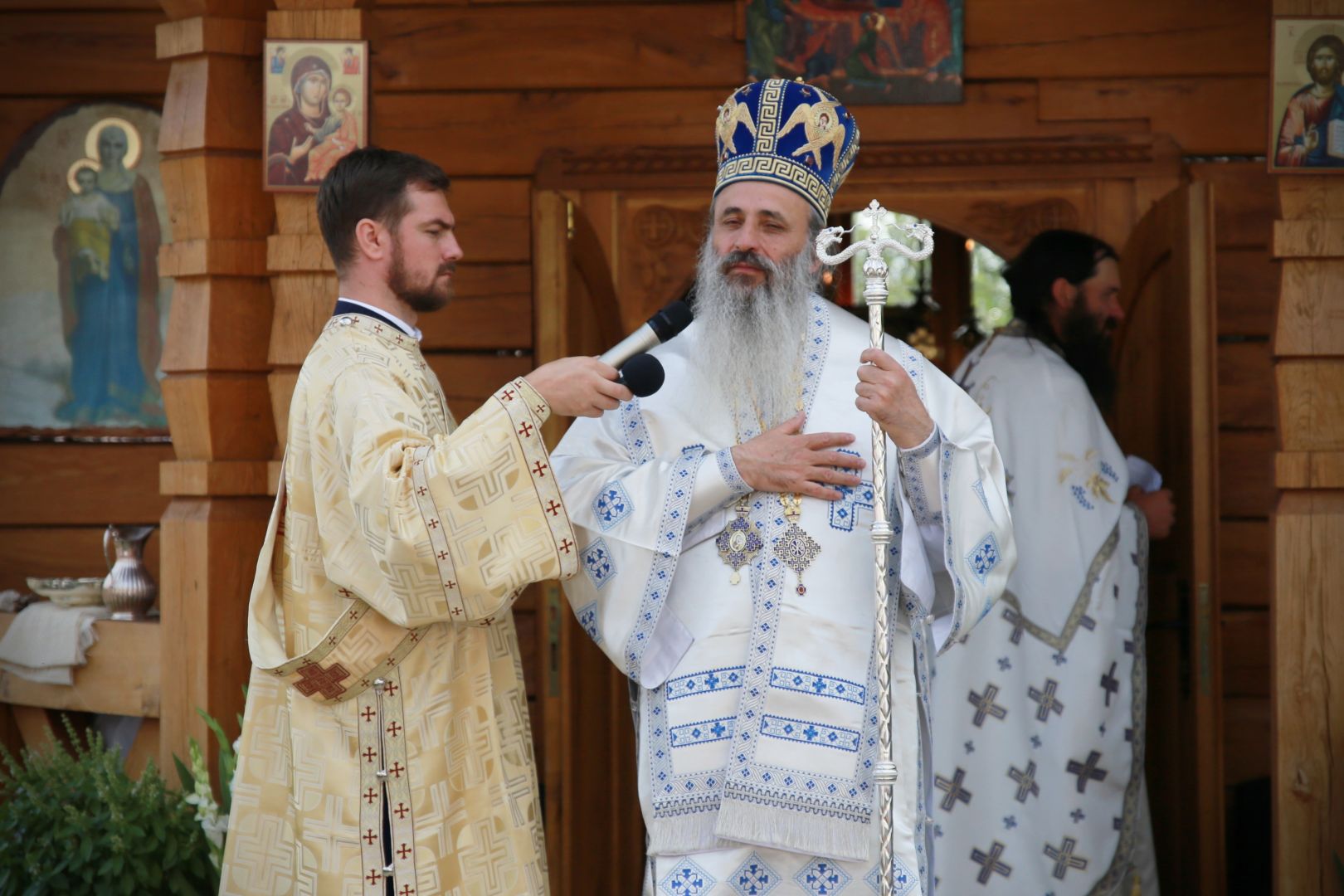 Slujire arhierească la Mănăstirea Cozancea: „Maica Domnului este cinstită ca o prezență permanentă”