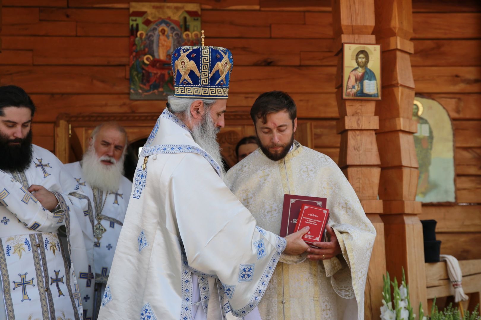 Slujire arhierească la Mănăstirea Cozancea: „Maica Domnului este cinstită ca o prezență permanentă”