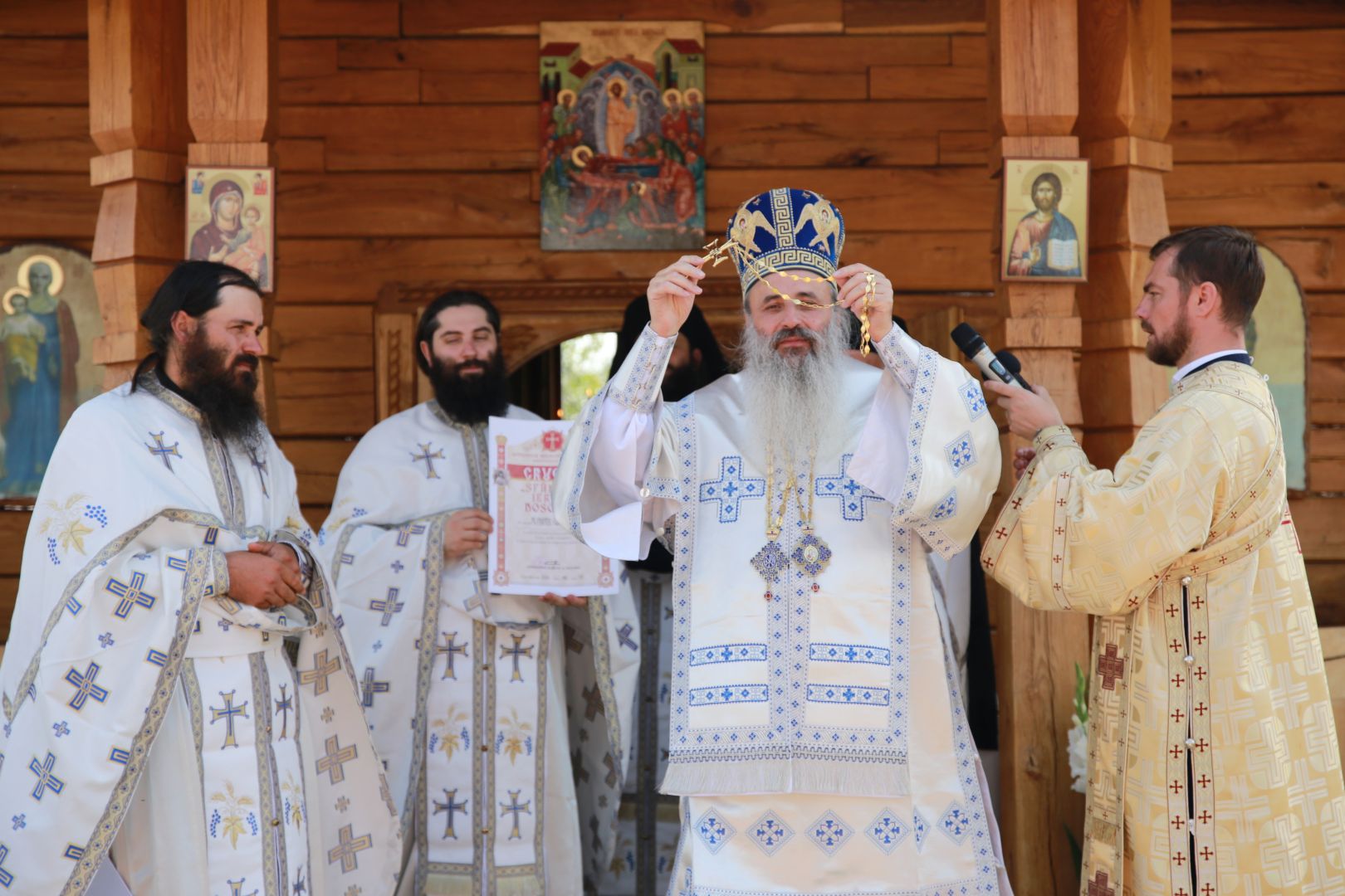 Slujire arhierească la Mănăstirea Cozancea: „Maica Domnului este cinstită ca o prezență permanentă”