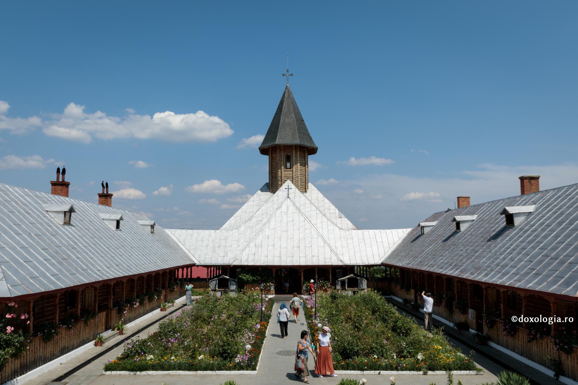 Mănăstirea – un posibil loc pentru mântuire