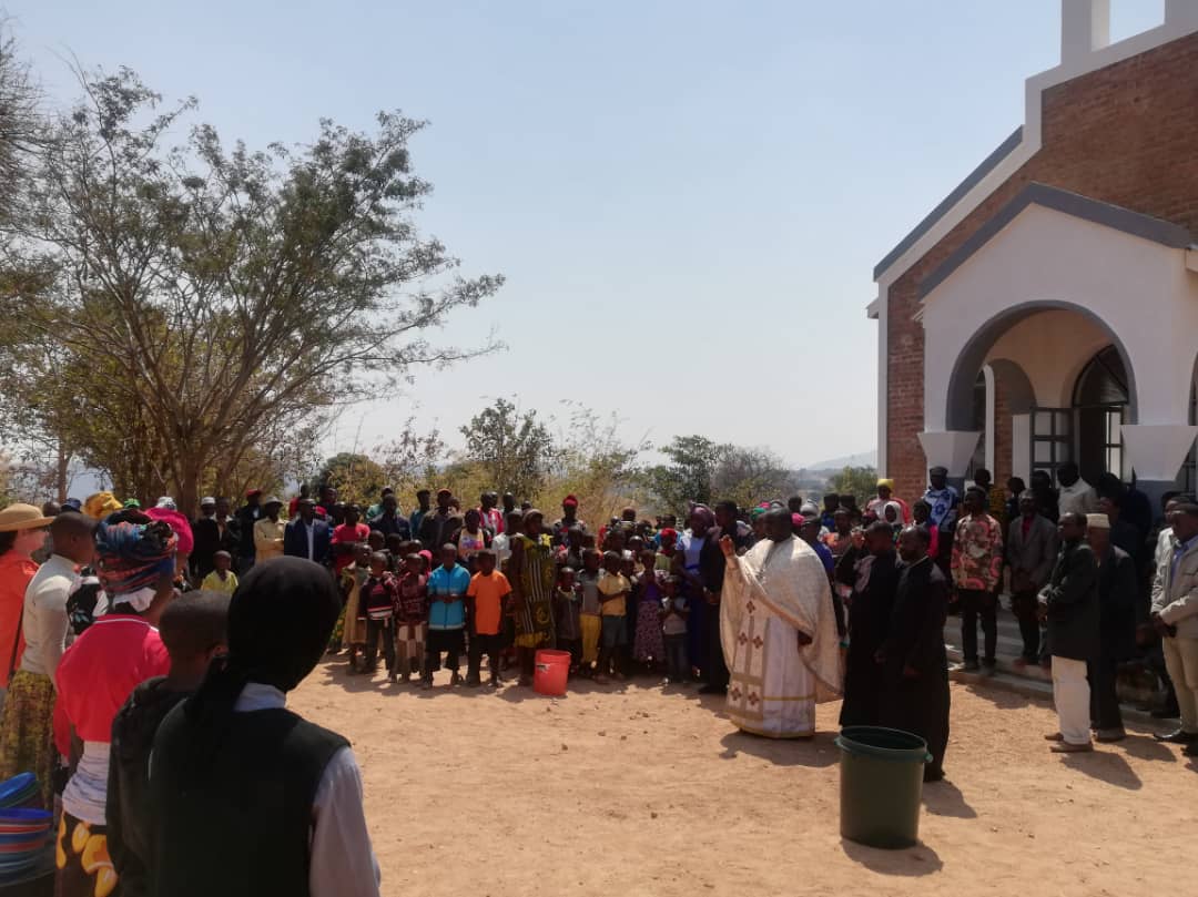 Prima Liturghie în biserica Adormirii Maicii Domnului de la Igangimale