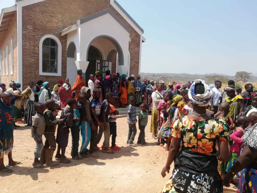 Prima Liturghie în biserica Adormirii Maicii Domnului de la Igangimale