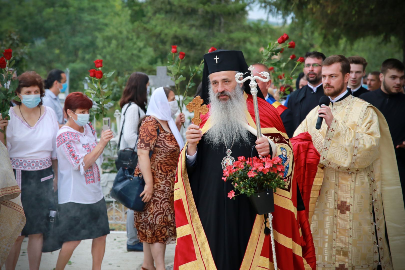 Biserica Parohiei Pocreaca, veche de peste 160 de ani, a fost resfințită