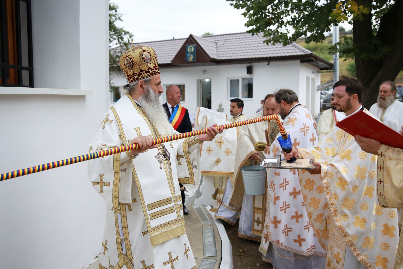 Biserica Parohiei Pocreaca, veche de peste 160 de ani, a fost resfințită