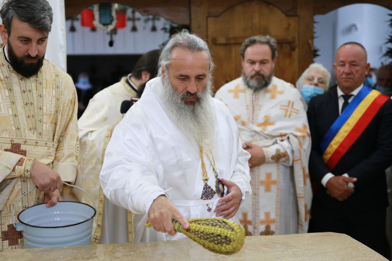 Biserica Parohiei Pocreaca, veche de peste 160 de ani, a fost resfințită