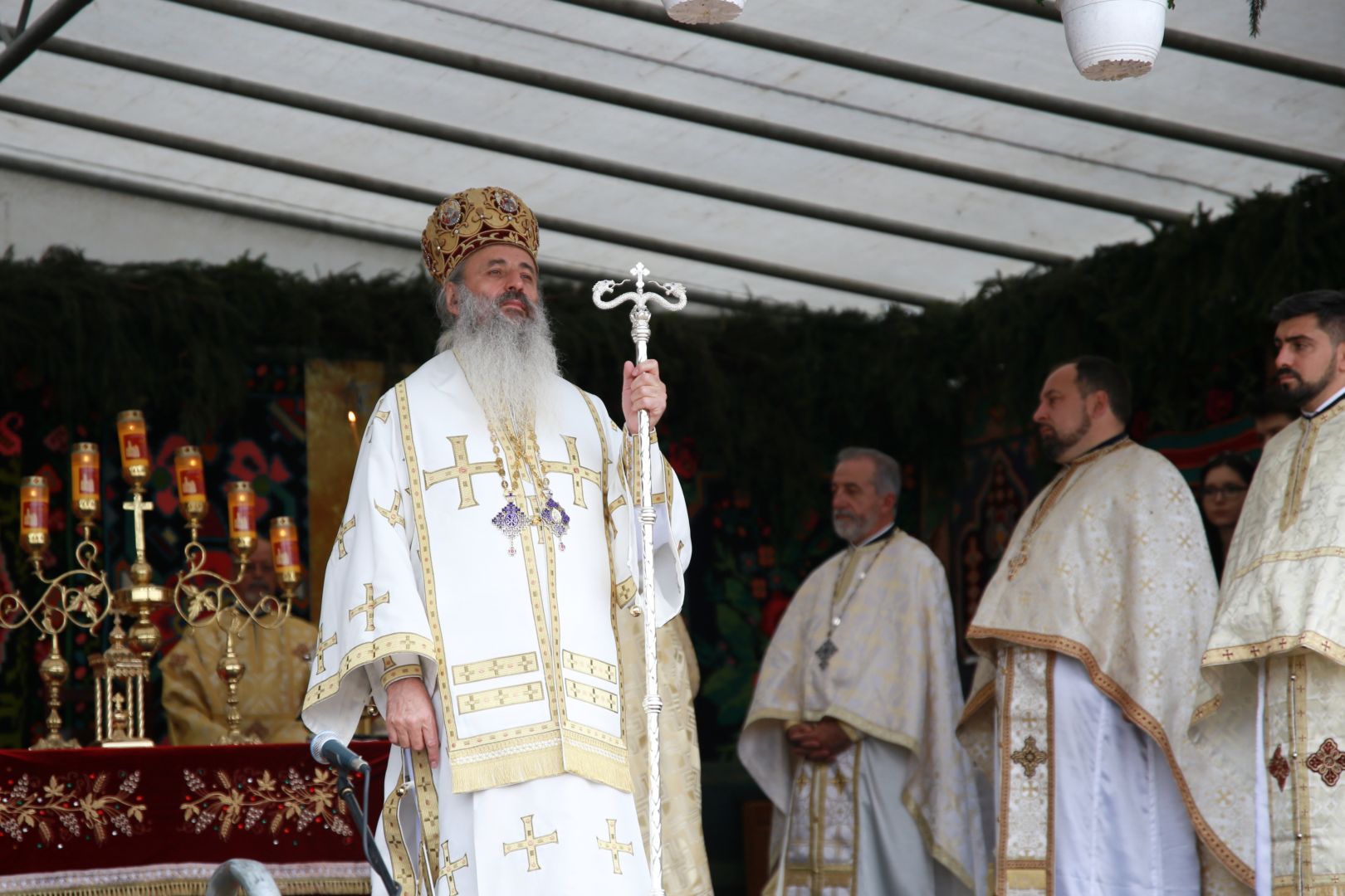 Biserica Parohiei Pocreaca, veche de peste 160 de ani, a fost resfințită