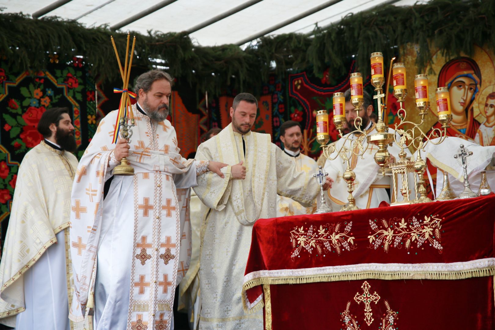 Biserica Parohiei Pocreaca, veche de peste 160 de ani, a fost resfințită