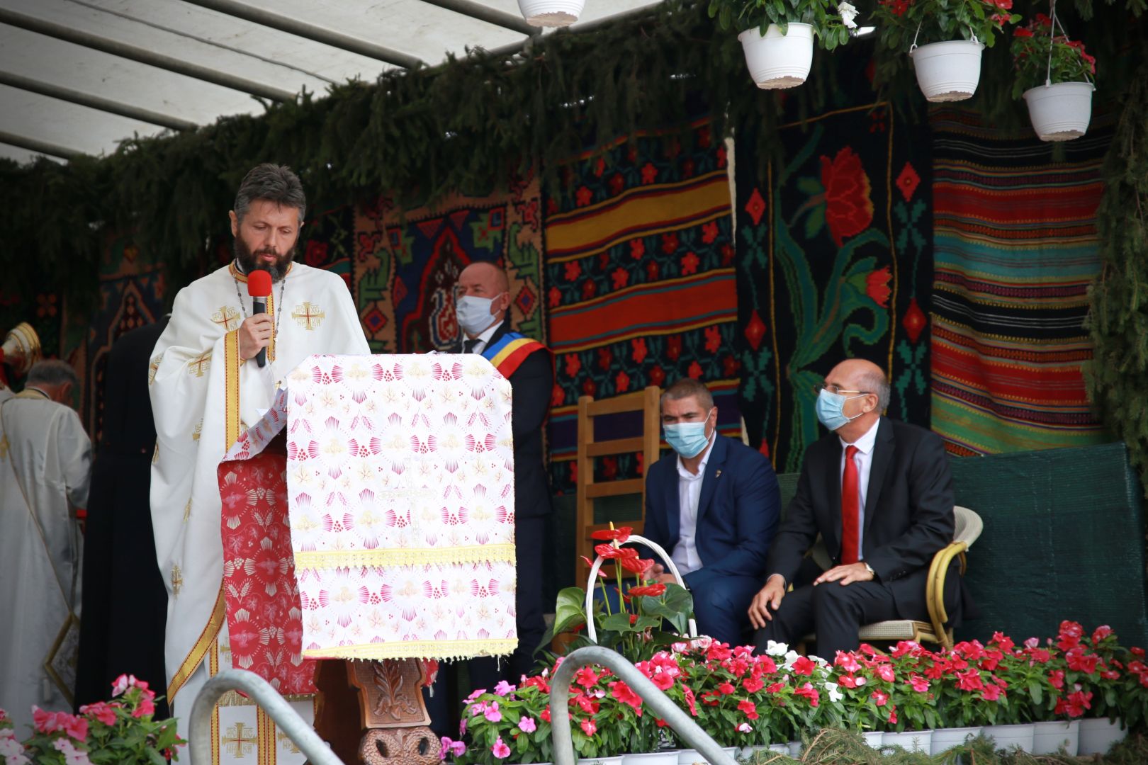 Biserica Parohiei Pocreaca, veche de peste 160 de ani, a fost resfințită