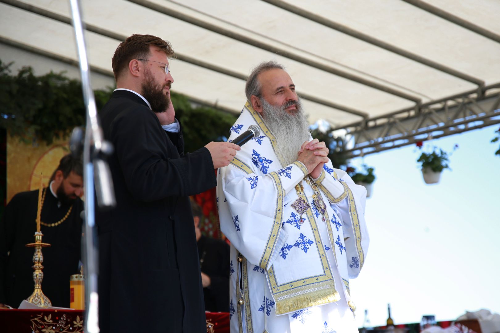 Părintele Mitropolit Teofan a sfințit biserica cimitirului din localitatea Valea Adâncă