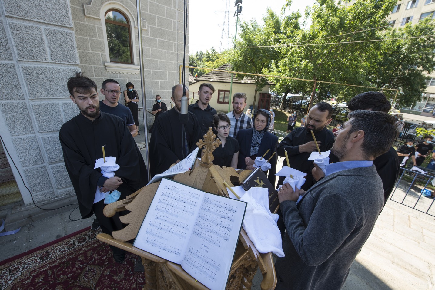 IPS Mitropolit Teofan: „Sub egida mărturisirii că Hristos a înviat, știm că Ilie Gabriel nu a murit, ci doarme”