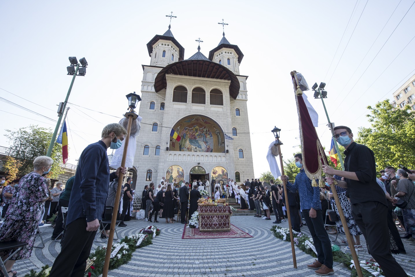 IPS Mitropolit Teofan: „Sub egida mărturisirii că Hristos a înviat, știm că Ilie Gabriel nu a murit, ci doarme”