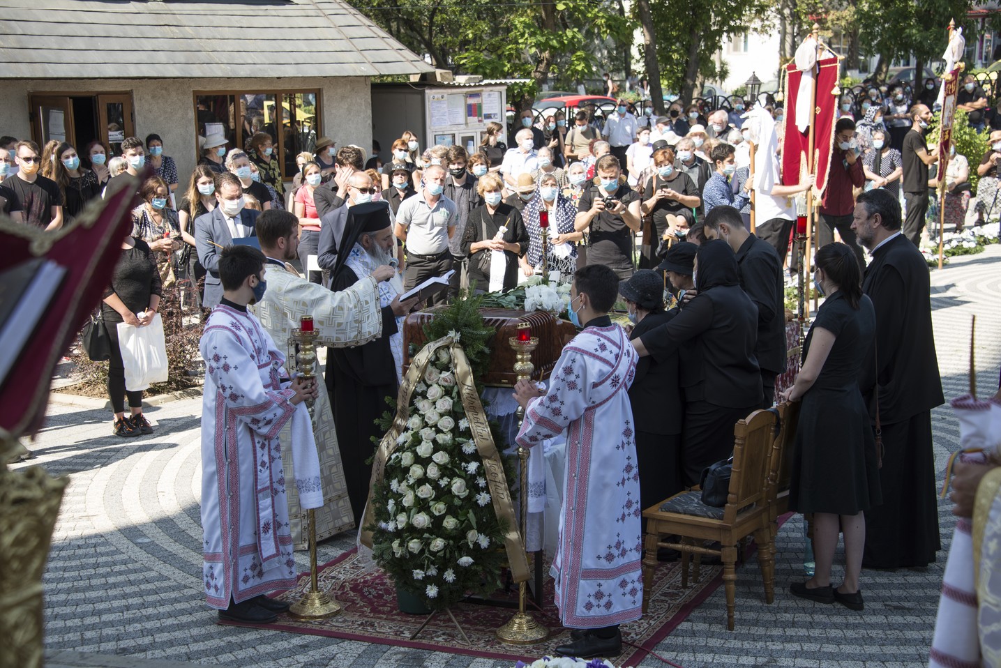 IPS Mitropolit Teofan: „Sub egida mărturisirii că Hristos a înviat, știm că Ilie Gabriel nu a murit, ci doarme”