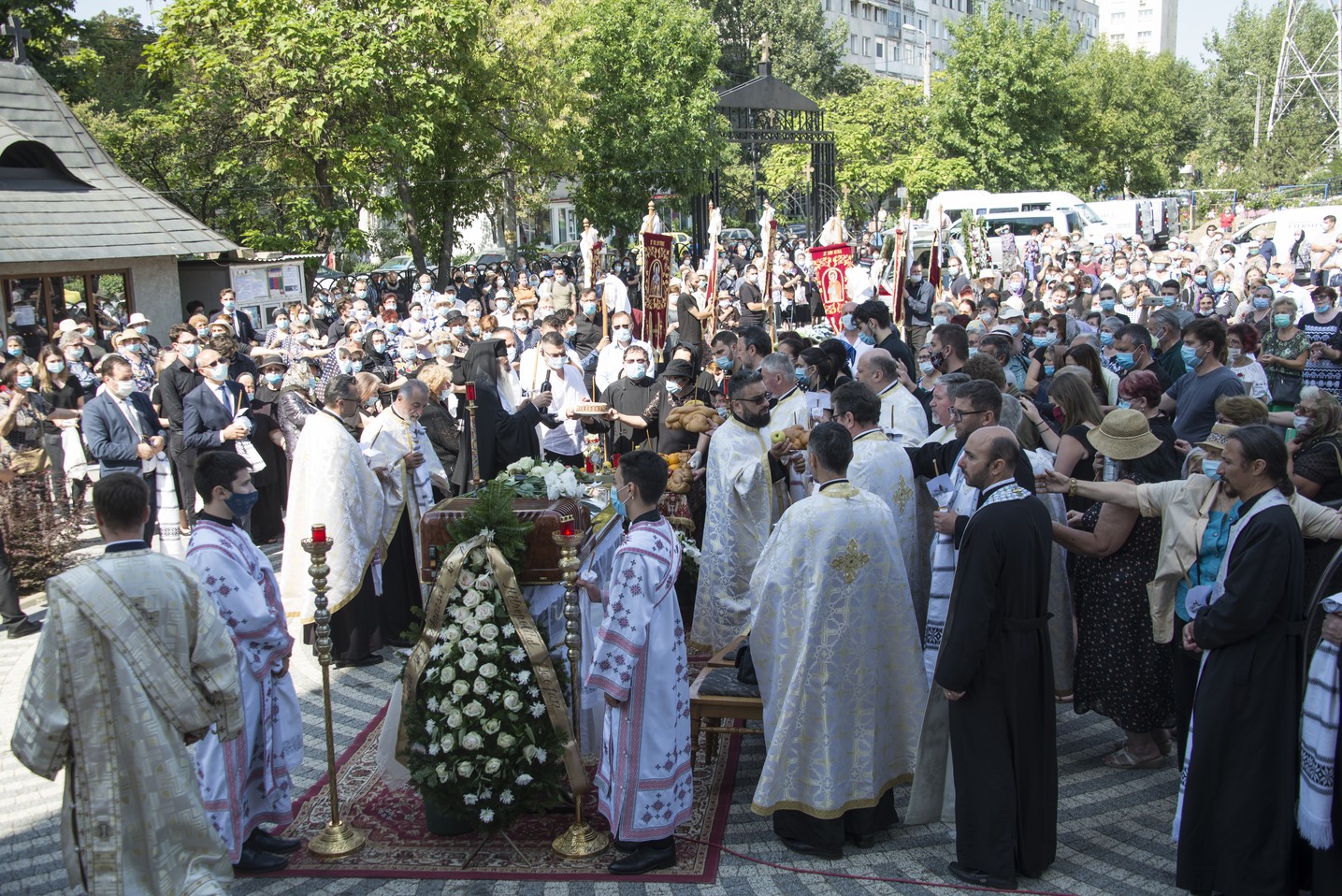 IPS Mitropolit Teofan: „Sub egida mărturisirii că Hristos a înviat, știm că Ilie Gabriel nu a murit, ci doarme”