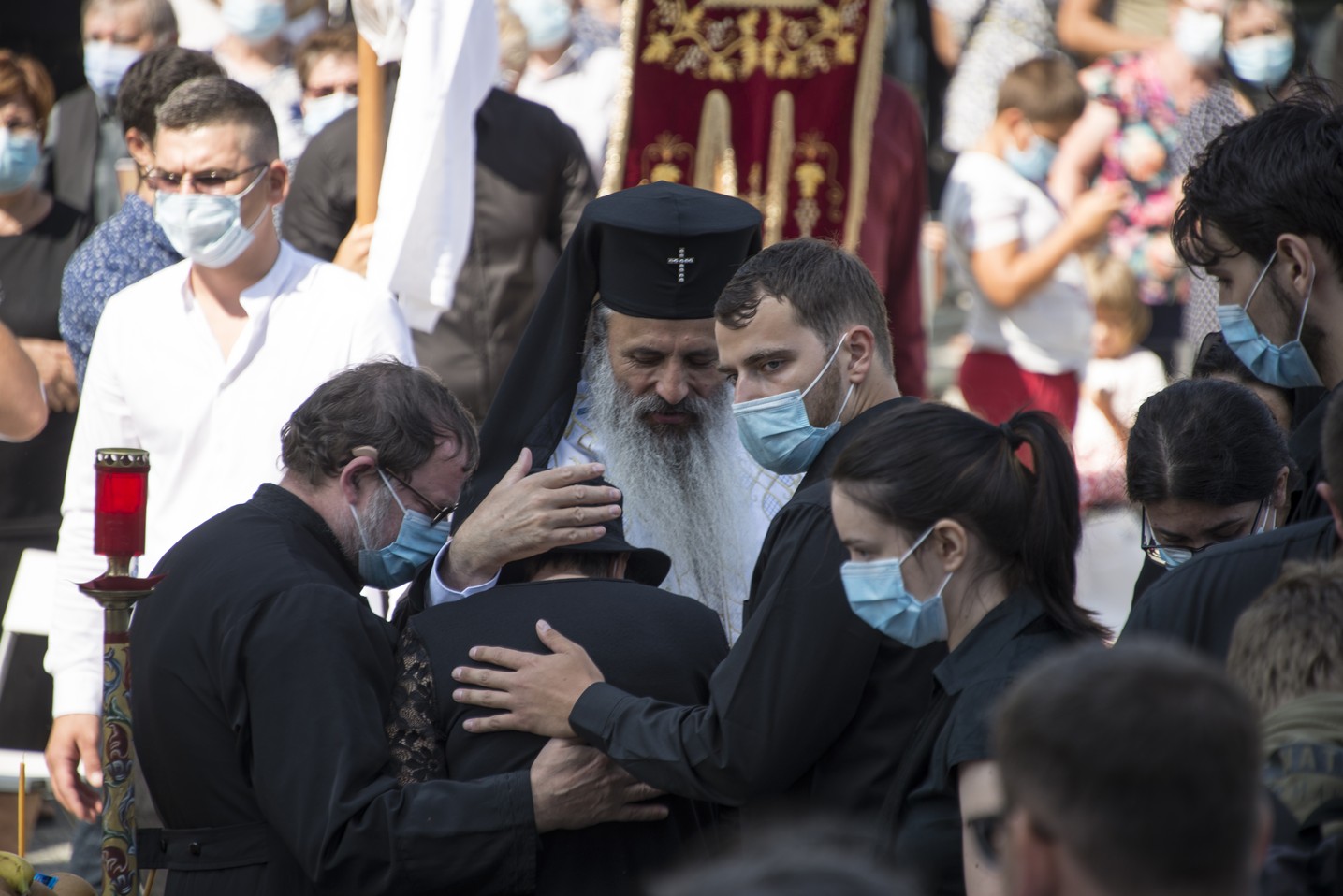 IPS Mitropolit Teofan: „Sub egida mărturisirii că Hristos a înviat, știm că Ilie Gabriel nu a murit, ci doarme”