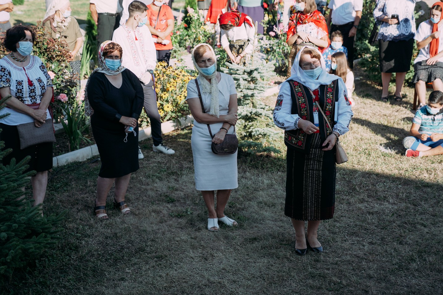 foto: Adrian Sârbu Un nou centru parohial la Rădeni-Neamț: „Dumnezeu nu îl lasă pe omul care se afundă în întunericul vieții”