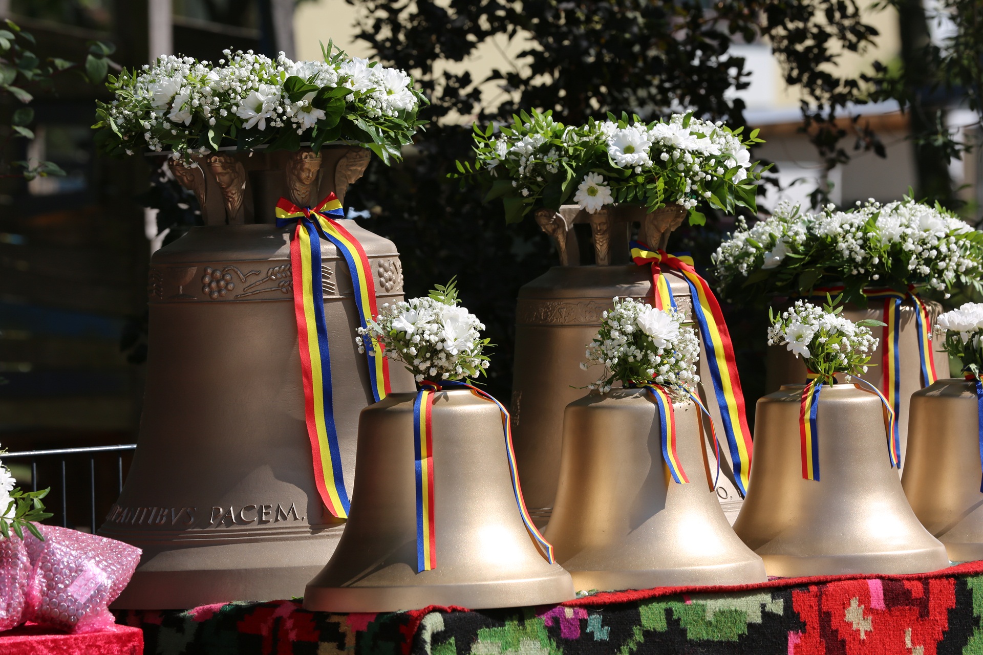 Arhiereii români din Germania au sfințit clopotele Aşezământului Bisericesc din München