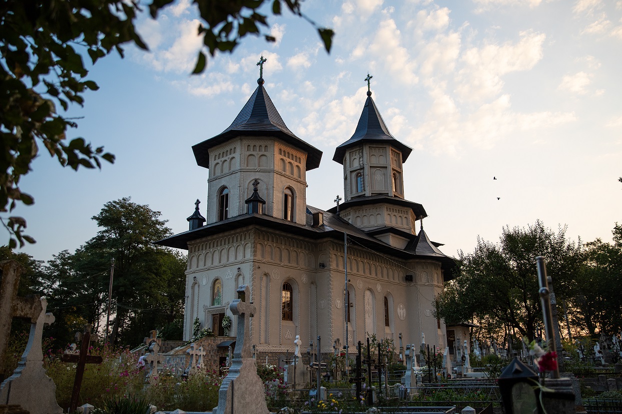 (Video) Ansamblul parohial din localitatea Bucecea a fost sfințit