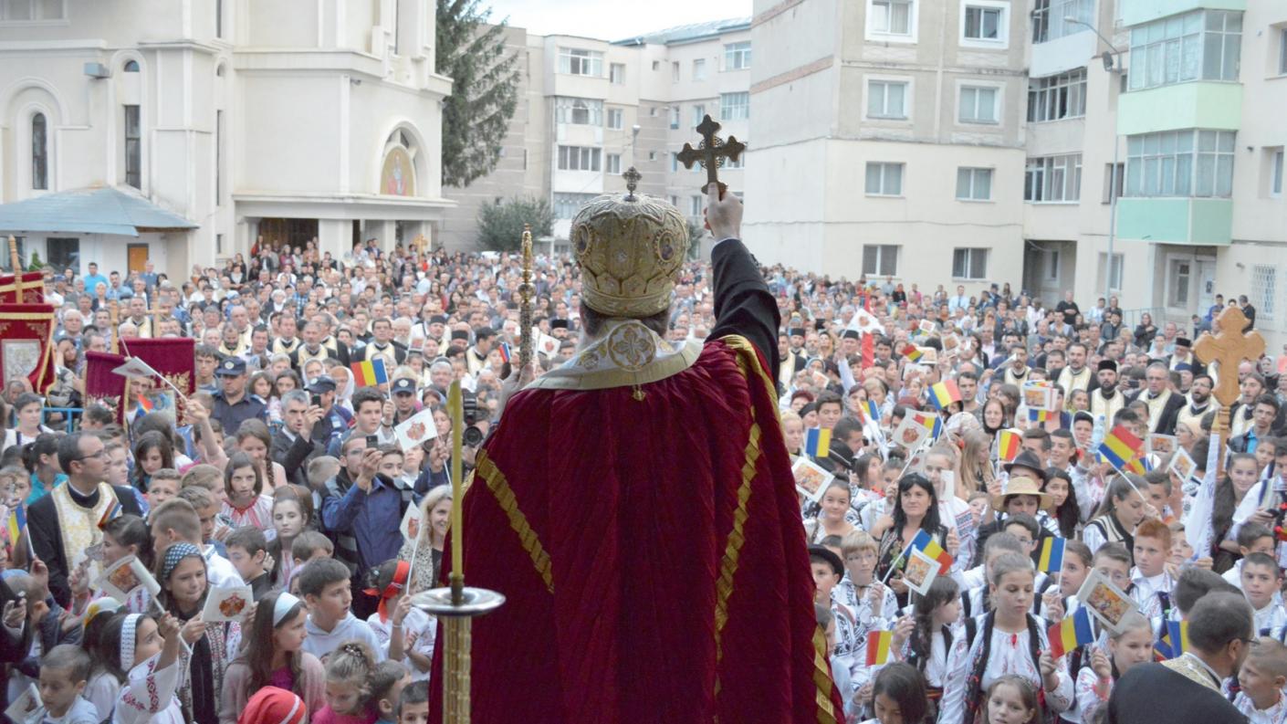 Te Deum pentru părinți și copii în toate bisericile Arhiepiscopiei Romanului și Bacăului Te Deum pentru părinți și copii în toate bisericile Arhiepiscopiei Romanului și Bacăului
