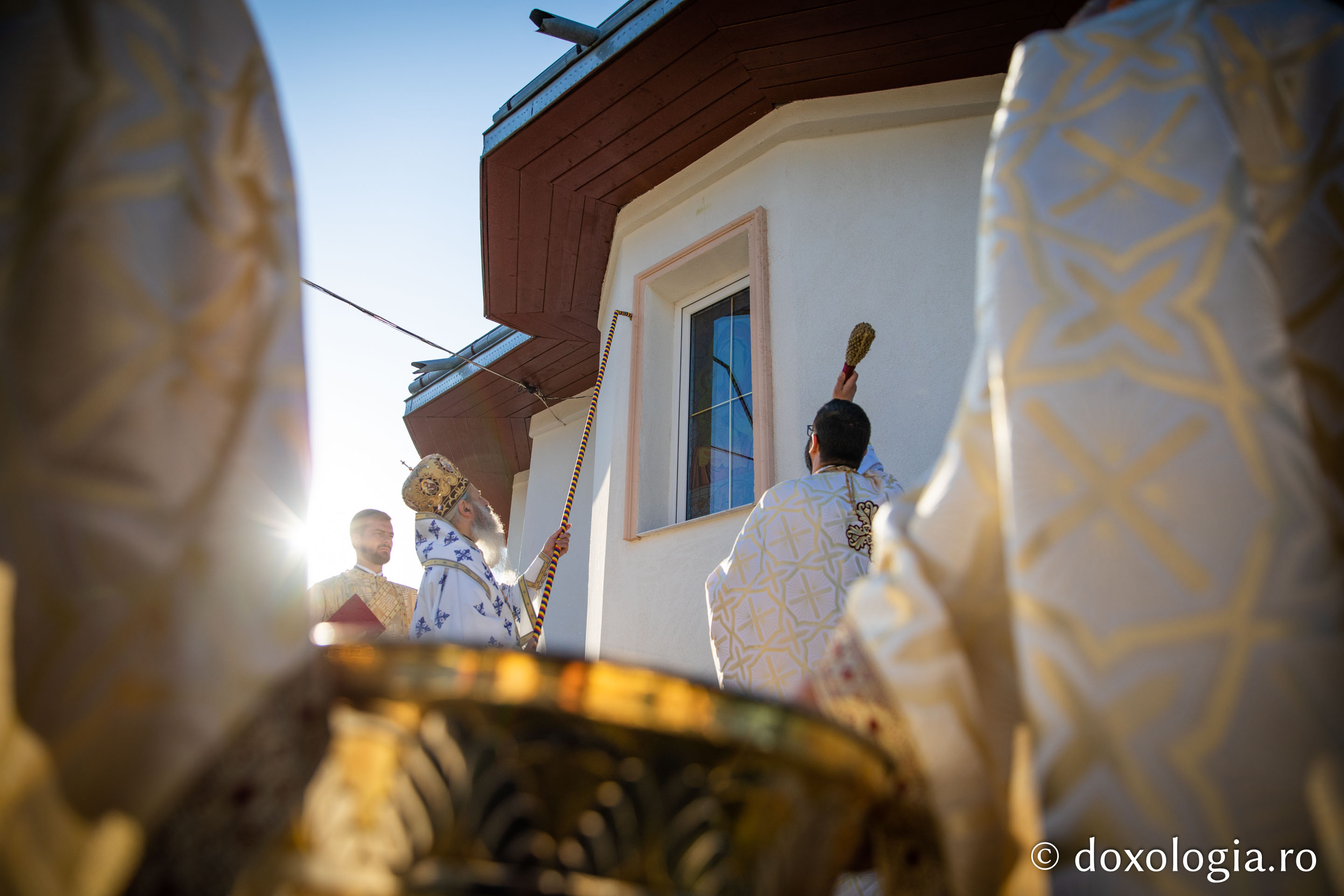 foto: Bogdan Bulgariu Binecuvântări arhierești în parohiile din județul Iași