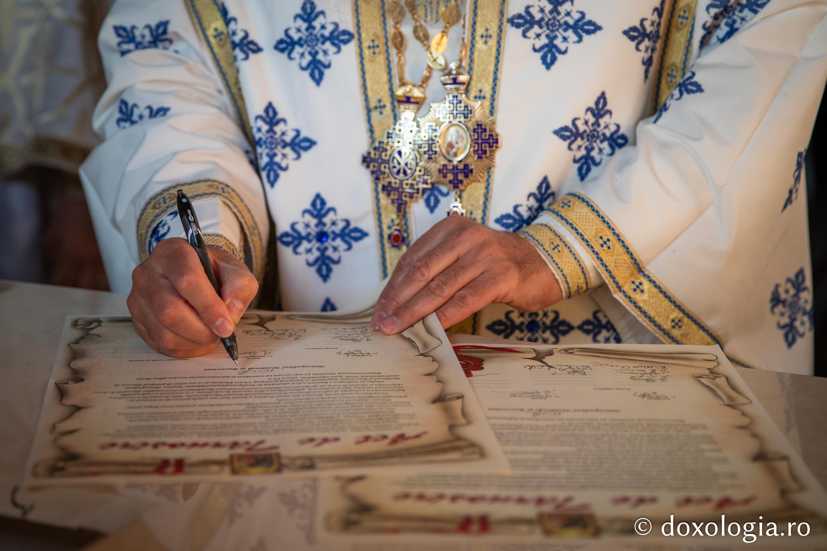 foto: Bogdan Bulgariu Binecuvântări arhierești în parohiile din județul Iași