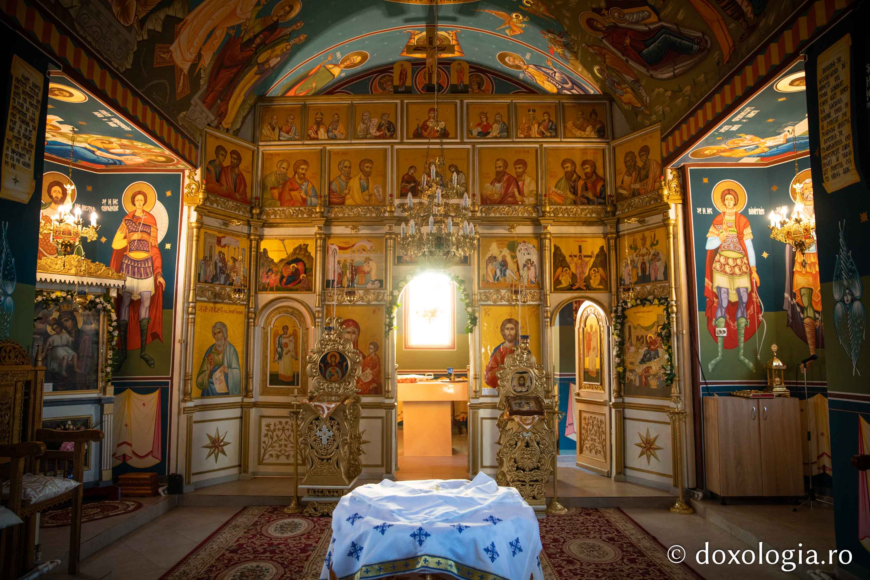 foto: Bogdan Bulgariu Binecuvântări arhierești în parohiile din județul Iași