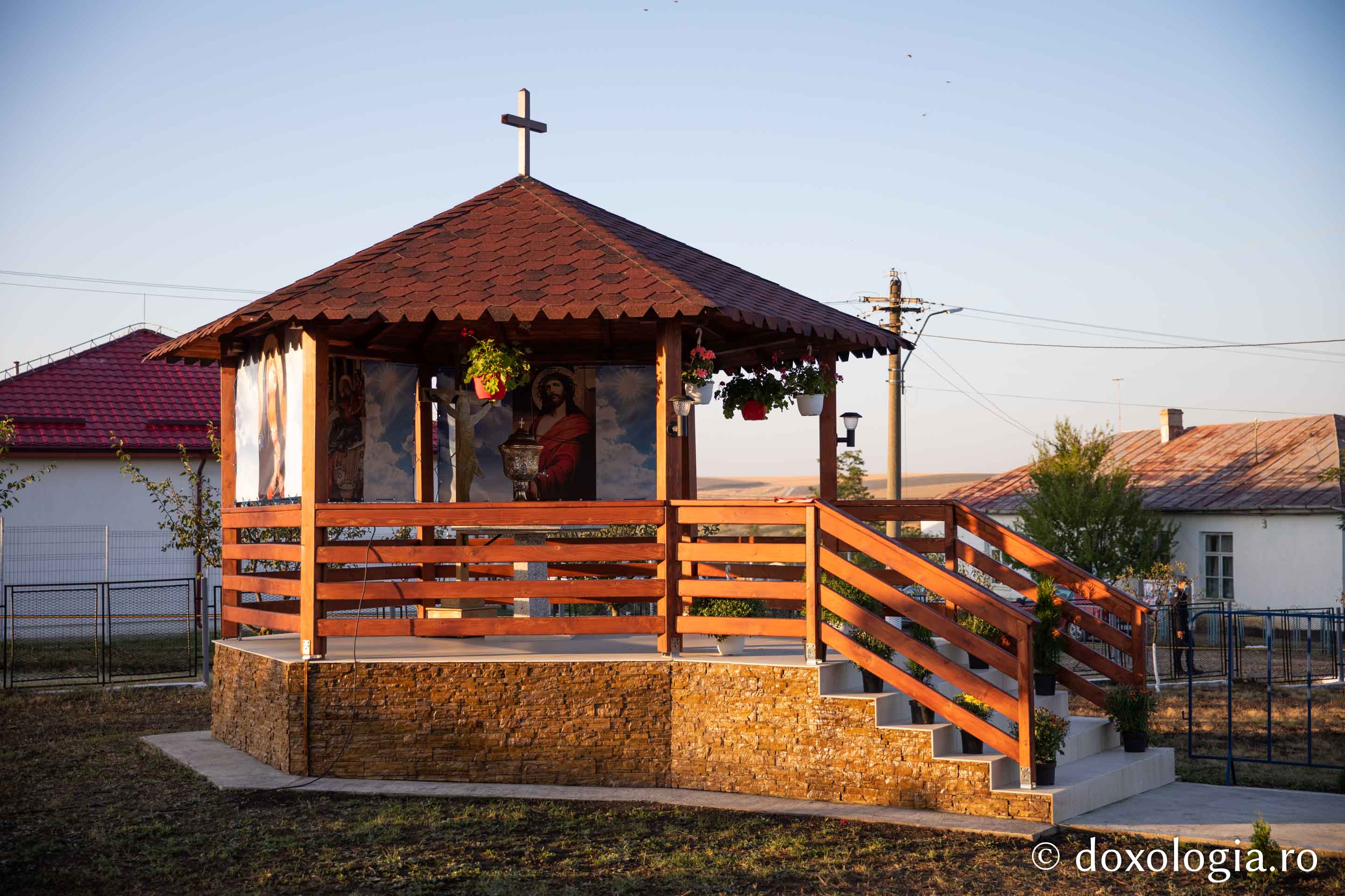 foto: Bogdan Bulgariu Binecuvântări arhierești în parohiile din județul Iași