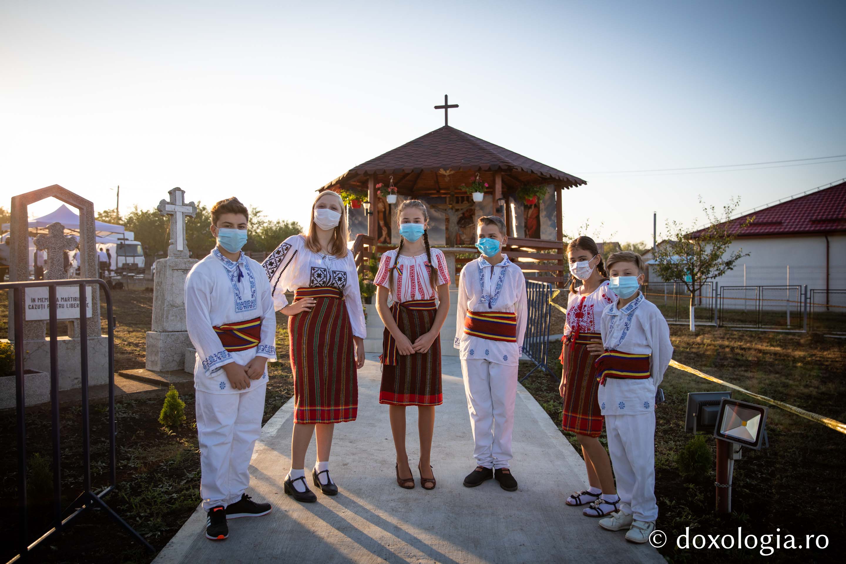 foto: Bogdan Bulgariu Binecuvântări arhierești în parohiile din județul Iași