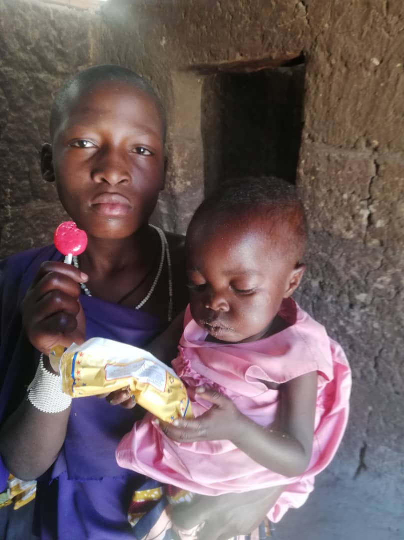 Cum s-au schimbat viețile lui Upendo și ale copiilor săi după ce au primit o casă și o vacă