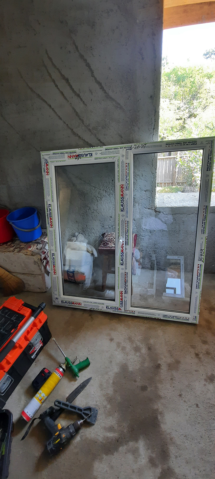 Casa familiei Baciu are uși și ferestre noi