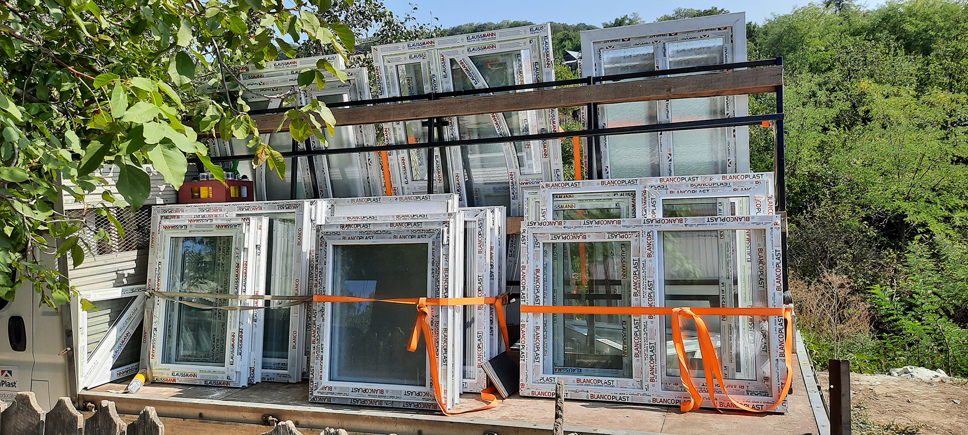 Casa familiei Baciu are uși și ferestre noi