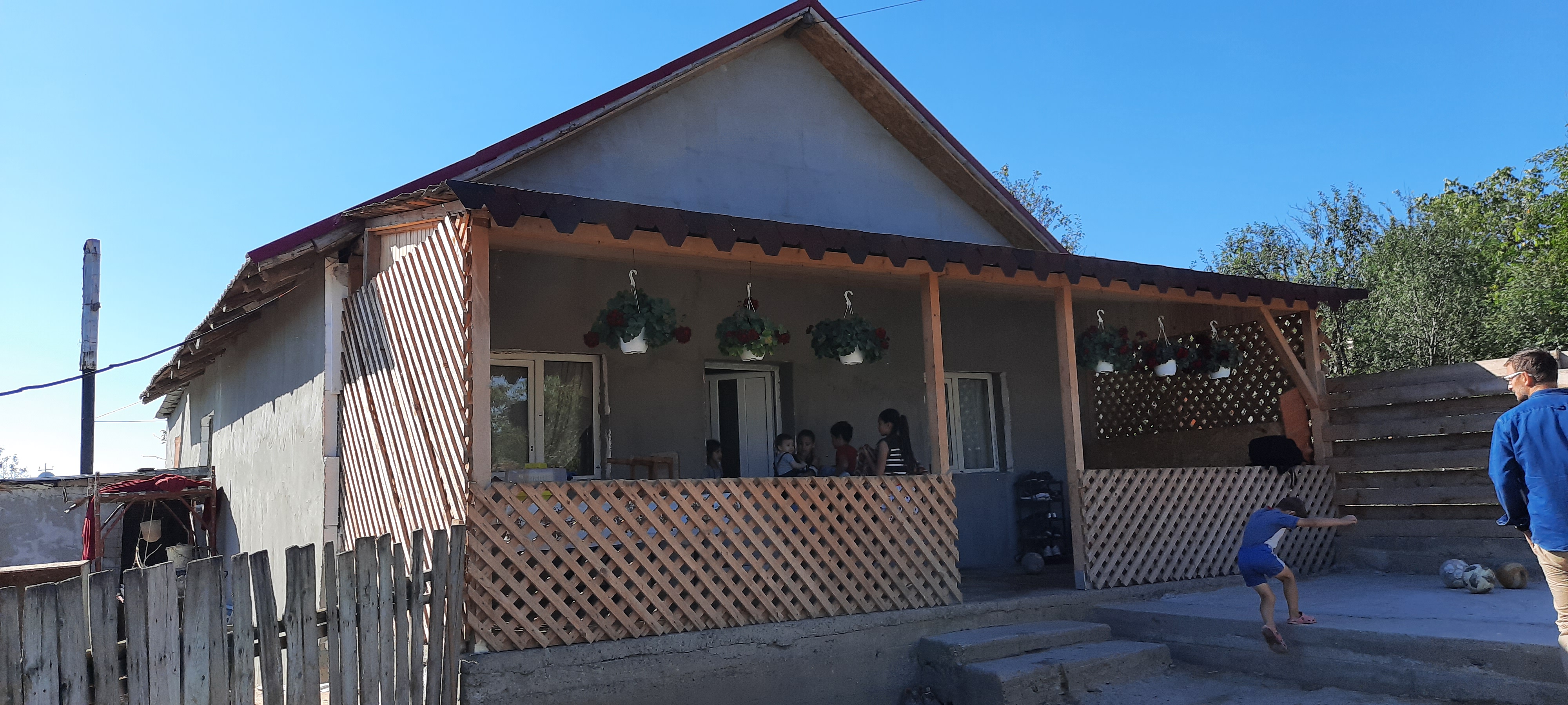 Lucrările la casa familiei Pătrașcu se apropie de final