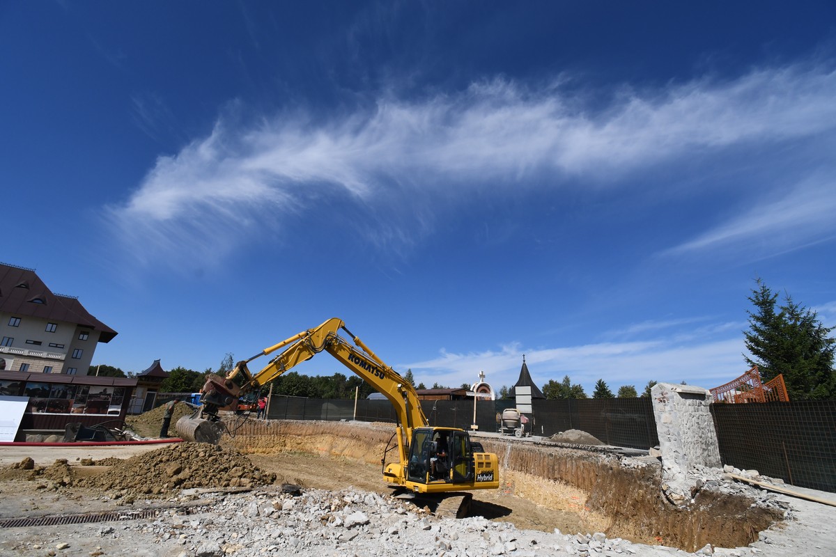 Clopotniţă nouă la Mănăstirea Hadâmbu