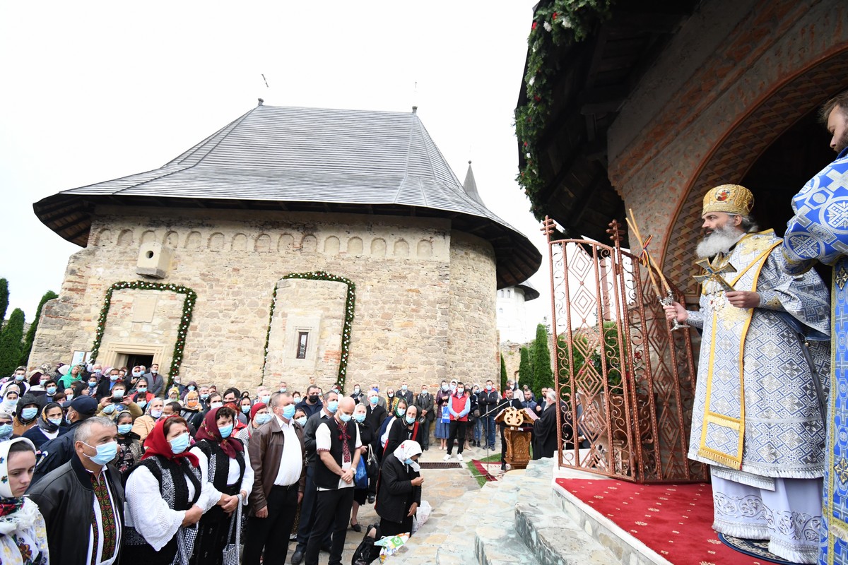 Liturghie arhierească la hramul Mănăstirii Hadâmbu