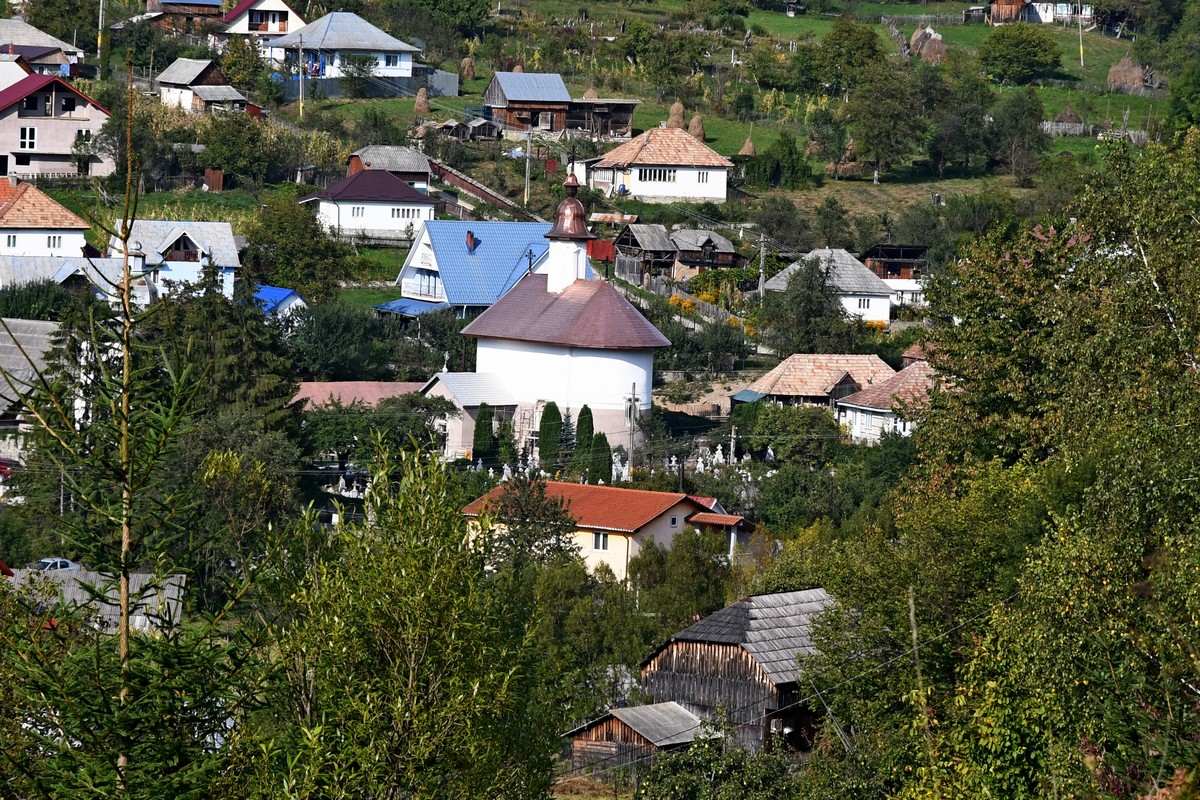 Foto: Constantin Ciofu „Crucea de Lumină”, sfinţită în Parohia Buhalniţa